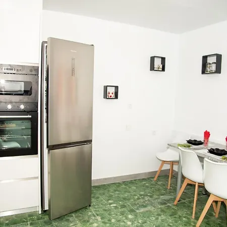 Reihenhaus In Mit Garage Holiday home *