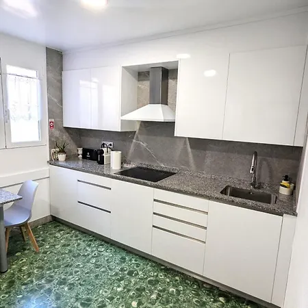 Reihenhaus In Mit Garage Holiday home